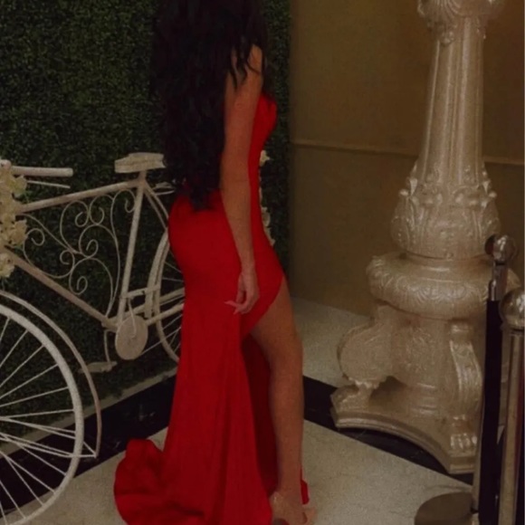 Ladivine by Cinderella Divine dress size S! Worn once - Picture 1 of 3